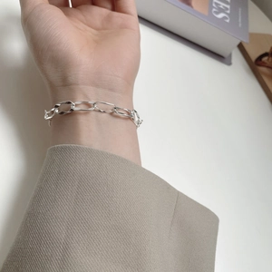 Elegant S925 sterling silver chain bracelet for women in a minimalist Korean style