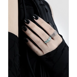 Elegant S925 sterling silver square diamond ring set with vintage hollow beaded design