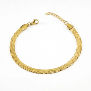 Detail of 18K gold-plated flat snake chain bracelet with lobster clasp and extender