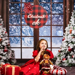 Detail of a 28cm Christmas wood plaque featuring red plaid and a festive bow tie