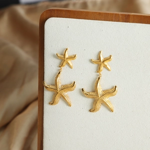 Boucles d'oreilles étoile de mer dorées à double couche en acier inoxydable chic