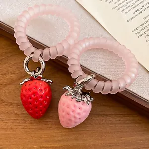 Élastiques à cheveux spirale fraise avec breloques élégantes rouges et roses pour femme