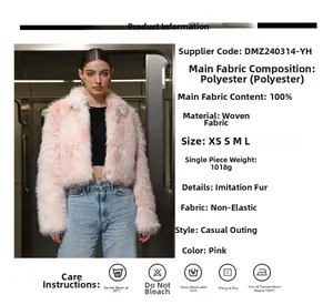 Vue détaillée du manteau en fausse fourrure rose avec guide des tailles et textile info