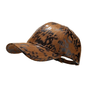 Baseballkappe aus Kunstleder mit Leopardenmuster und glänzendem Metallic-Finish für den Herbst