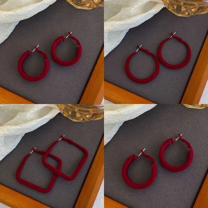 Retro Flocked C-Shaped Hoop Earrings For Women With 925 Sterling Silver Earring Post Geometric Velvet Texture Jewelry