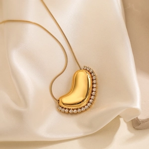Elegant 18K gold plated heart geometric pendant necklace with rhinestones on silk
