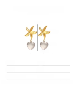 Detailed technical diagram of 18K gold-plated starfish and heart earrings with dimensions