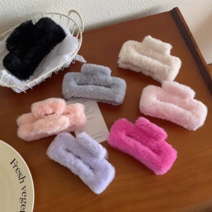Pinzas para el cabello rectangulares grandes de felpa en varios colores para mujer en invierno