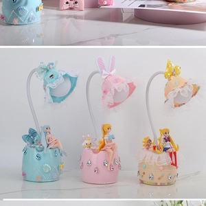 Dettagli di lampade da scrivania floreali fai-da-te con pizzo e figurine carine