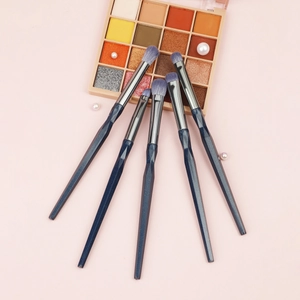 Set de 5 pinceles de maquillaje de ojos de diamante con mangos azul noche y cerdas suaves