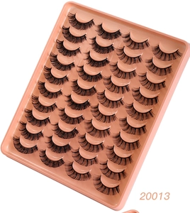 Detail of 20 pairs of dense Russian volume fiber eyelashes in a pink tray, model 20013