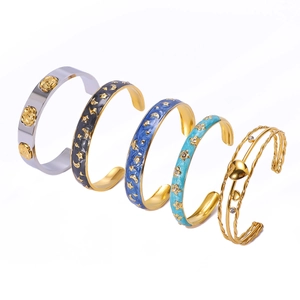 Bracelets en forme de C en acier inoxydable émaillé avec étoiles lunes et strass