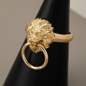 Hip hop lion head ring with door knocker ring detail in polished golden finish