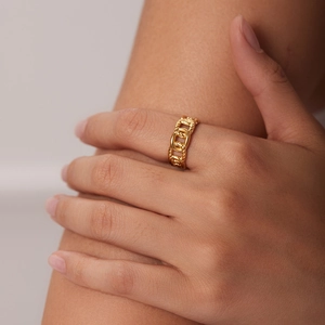 18k gold plated stainless steel twisted chain open ring worn on index finger