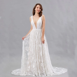 Elegant White Lace Wedding Dress With V Neck Sleeveless Backless Floral Embroidery Mesh Small Train For Women