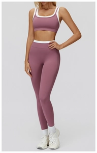 Detail der High-Waist Yoga-Leggings und Sport-BH mit Kontrastpaspelierung in Mauve