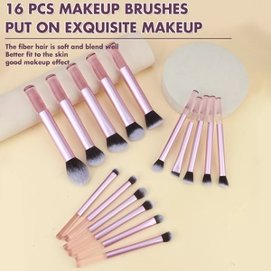 Détail de 16 pinceaux de maquillage professionnels avec manches roses et poils souples