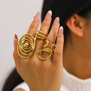 Irregular geometric gold ring set for women with minimalist stainless steel texture