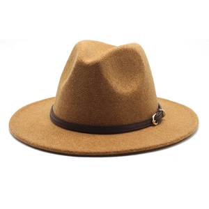 Chapeau Fedora classique en feutre de laine beige avec ruban en cuir et boucle dorée