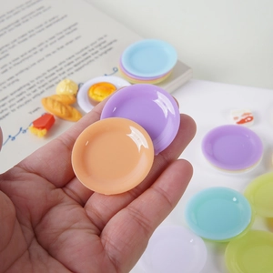 Mini-assiettes colorées de 3,5 cm en plastique pour accessoires de cuisine de poupée