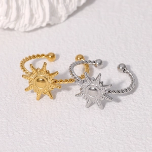 Minimalist sun-shaped open ring set in gold and silver finish with twisted rope band
