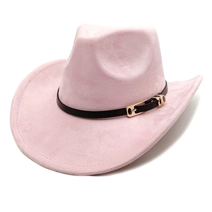 Detail eines rosa Westernhuts aus Wildlederimitat mit schwarzem Band und Goldschnalle