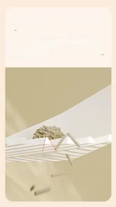 Detail of the cat litter shovel featuring a triangular mesh for efficient sifting