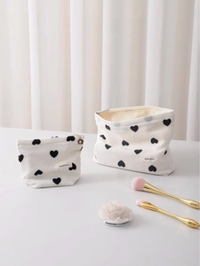 Heart Pattern Makeup Bag Jacquard Fabric Portable Cosmetic Storage Pouch Travel Organizer Sweet Style Design For Women