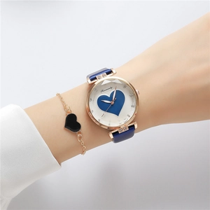 Detail of Rinnandy quartz watch with blue heart dial and matching heart bracelet