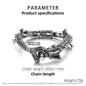 Dettaglio del bracciale drago in acciaio inossidabile con squame e dimensioni 200x11mm