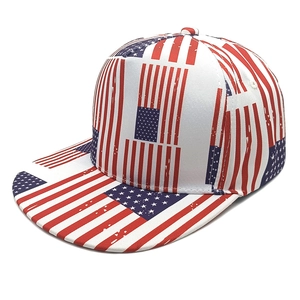 Flat brim snapback hat with vintage American flag star and stripes print for street style