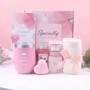 Set regalo Spa rosa con tazza termica, sali da bagno alla rosa e candela profumata