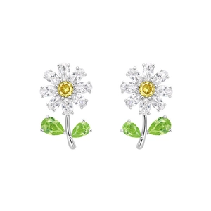Boucles d'oreilles marguerite élégantes avec pétales en zircon blanc et centre jaune