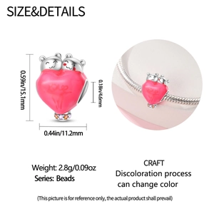 Macro detail of red thermochromic heart bear charm with precise size dimensions and weight