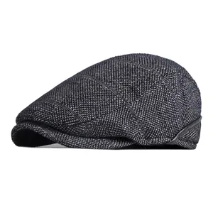 Berretto classico in tweed grigio per uomo con protezione orecchie e bordo in pelle