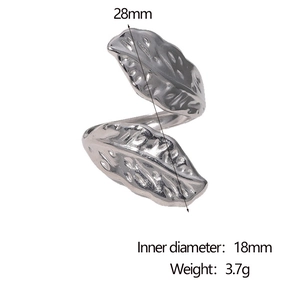 Detailed size specifications of leaf-shaped stainless steel ring with hammered texture