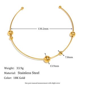 Girocollo in acciaio inossidabile placcato oro 18K con accenti di perline sferiche