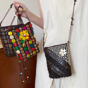Bohemian Ethnic Flower Coconut Shell Mini Bag Necklace Handmade Wood Beaded Coin Purse Long Pendant For Women