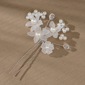 Épingle à cheveux argentée en U avec fleurs dépolies et perles blanches pour mariages
