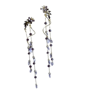 Boucles d'oreilles longues à pampilles glycines violettes avec gouttes en cristal