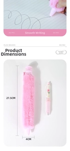 Dettaglio della penna peluche rosa con confronto dimensioni 27,5 cm e punta