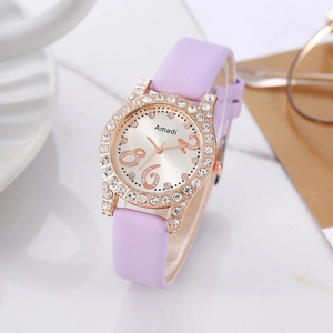Vue détaillée de la montre quartz femme avec lunette strass et bracelet violet