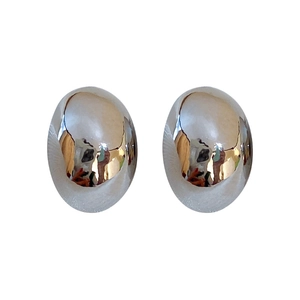 Boucles d'oreilles ovales minimalistes en métal argenté avec finition miroir polie