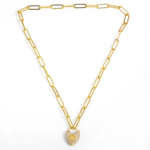 Collier chaîne trombone dorée avec pendentif cadenas en cœur et cristaux micro-pavés