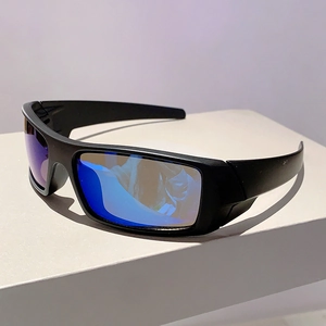 Futuristische matte schwarze Sportsonnenbrille mit blau verspiegelten Gläsern für Radsport