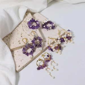 Set aus natürlichen Süßwasserperlen und Amethyst Gold Hängeohrringen für Damen