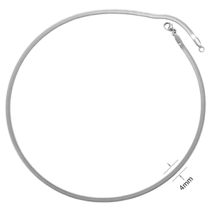 Detalle de collar de cadena de serpiente de 4mm en acero inoxidable plateado