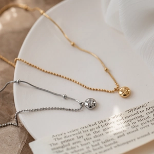 Minimalist Titanium Steel Round Bean Lucky Letter Engraved Pendant Necklace For Women 18K Gold Plated Clavicle Chain Jewelry