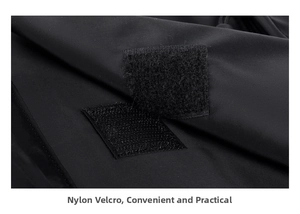 Dettaglio macro in tessuto di nylon nero con chiusura a strappo resistente e pratica