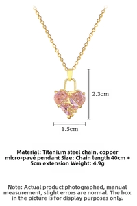 Détails du collier pendentif coeur rose avec dimensions 1,5 x 2,3 cm et placage en or